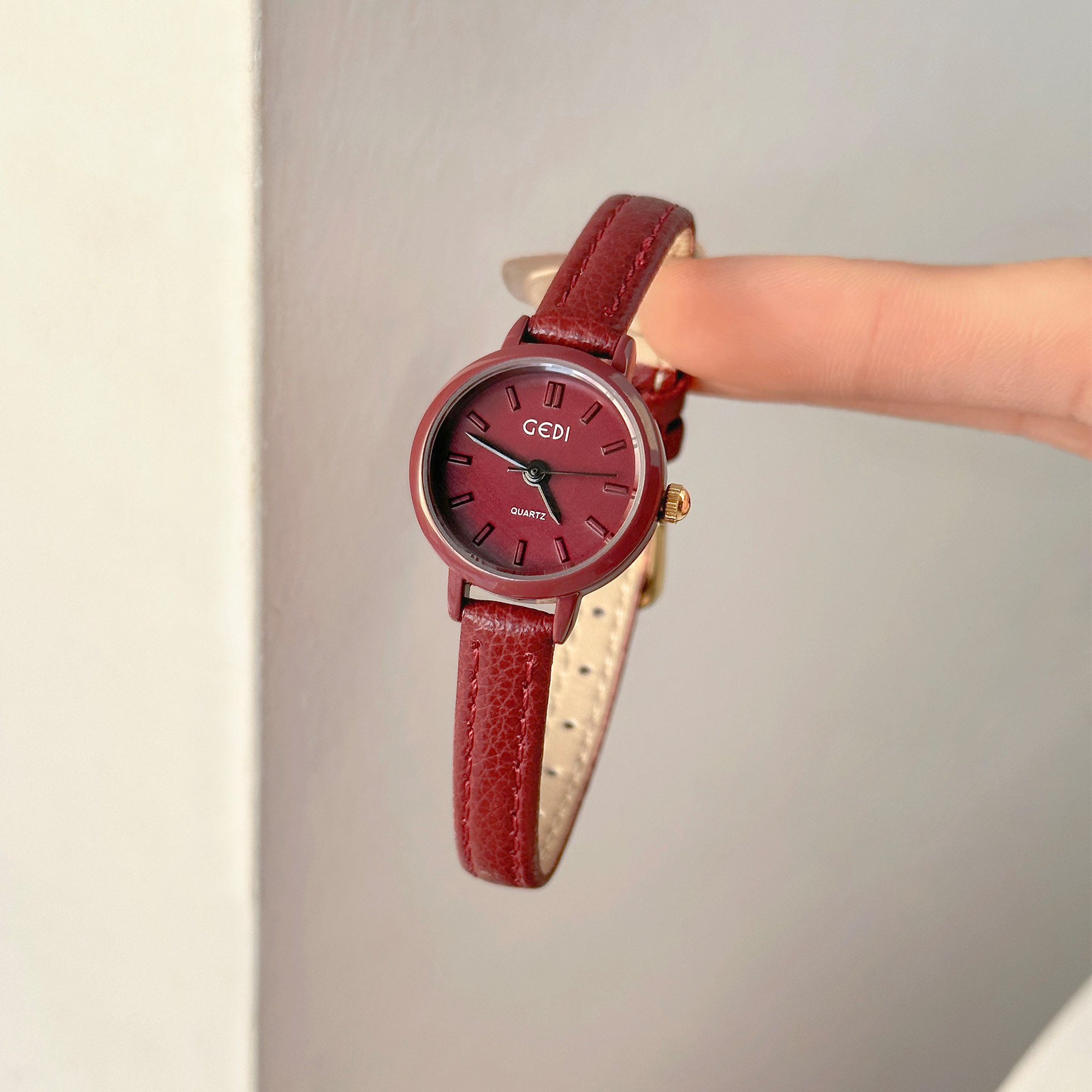 2026 Yeni Gelen Kırmızı Seri S - Luxury Watch Level incelemesi ve fiyatı