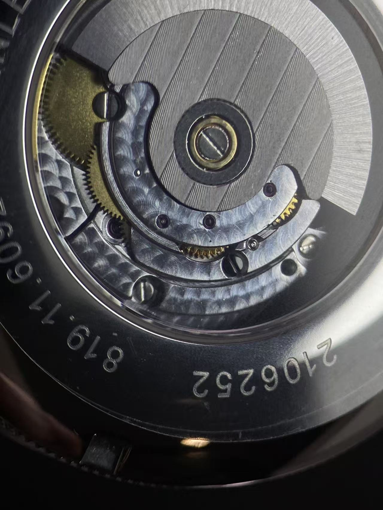 Lüks Ay Evresi Göstergeli Güç  - Guilloché Dial Watch incelemesi ve fiyatı